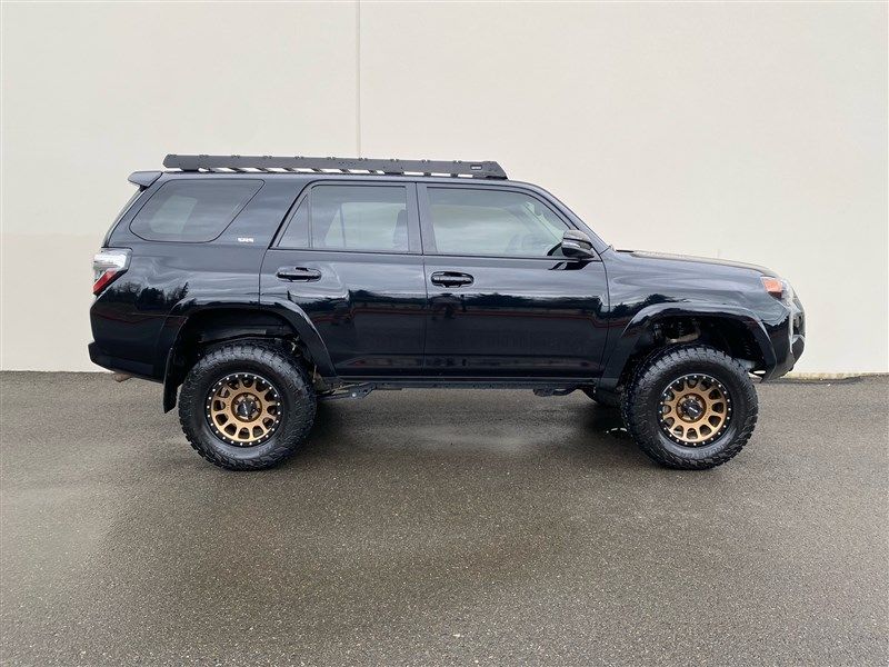 2022 Toyota 4Runner SR5 Premium Upper Image 2