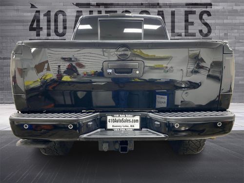 2015 Nissan Titan PRO-4X Crew Cab Lower Image 2