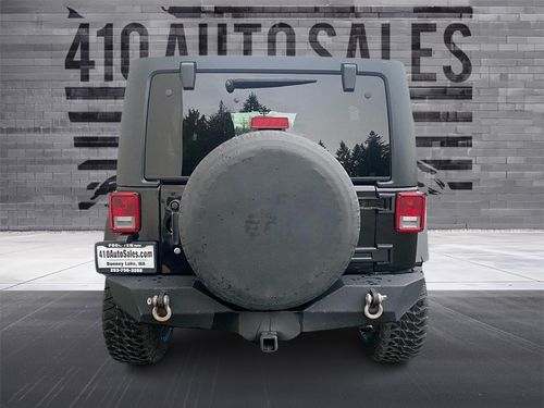 2017 Jeep Wrangler Unlimited Sahara Lower Image 2
