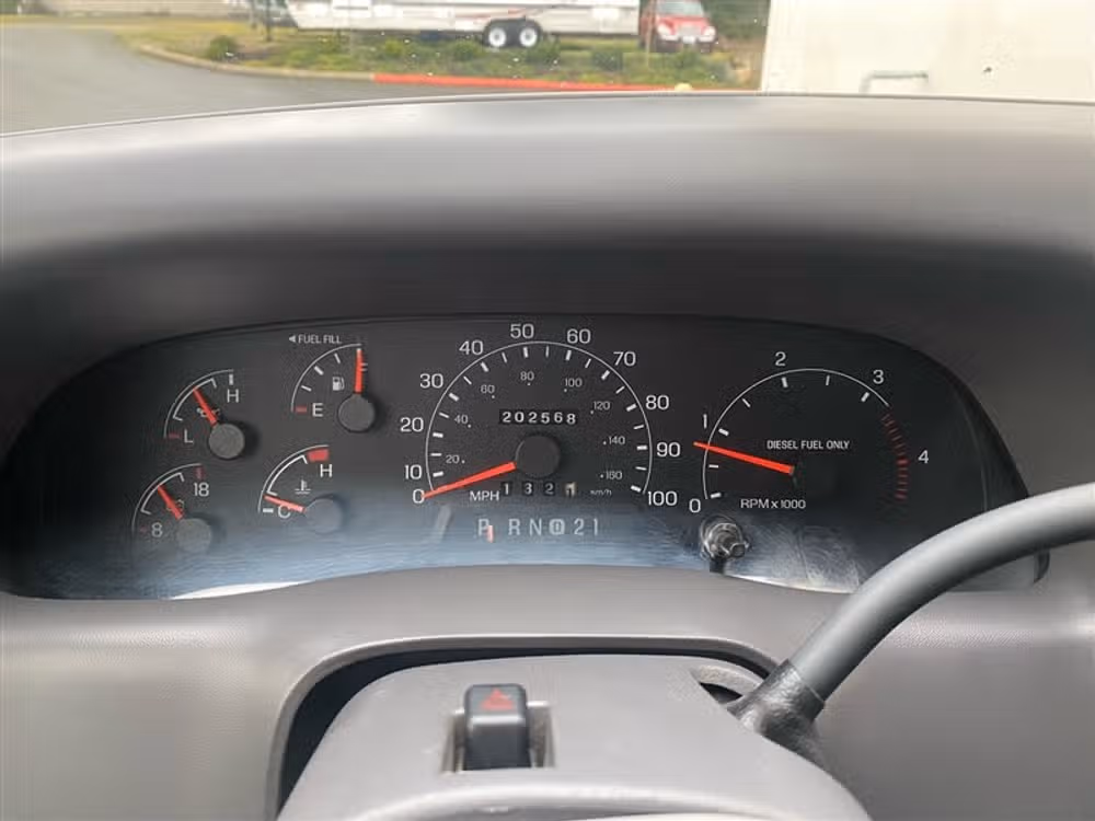 2001 Ford F-550 Super Duty Super Duty Chassis Crew Cab Image 16