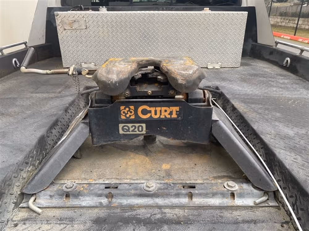2001 Ford F-550 Super Duty Super Duty Chassis Crew Cab Image 12