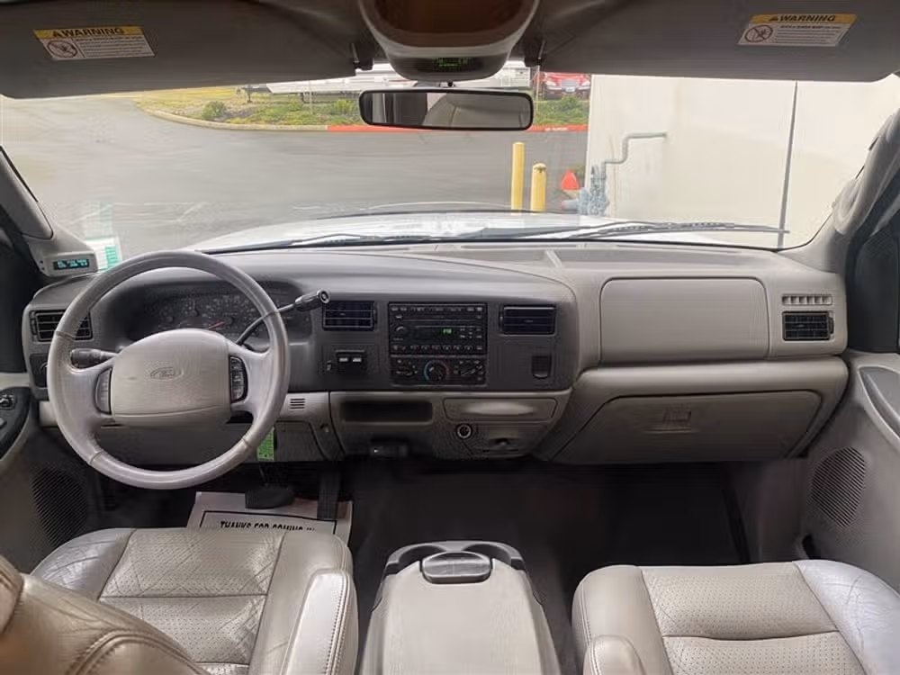 2001 Ford F-550 Super Duty Super Duty Chassis Crew Cab Image 14