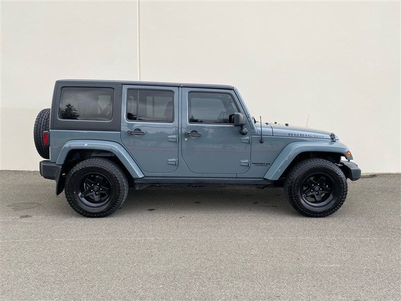 2014 Jeep Wrangler Unlimited Rubicon photo 2