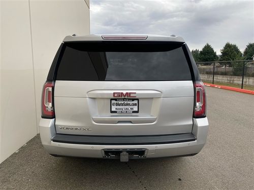 2015 GMC Yukon XL SLT Lower Image 2