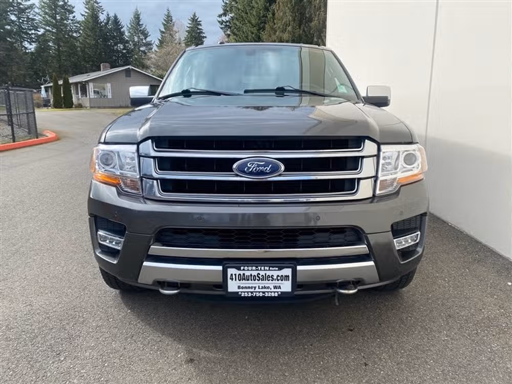 2017 Ford Expedition EL Platinum Lower Image 3