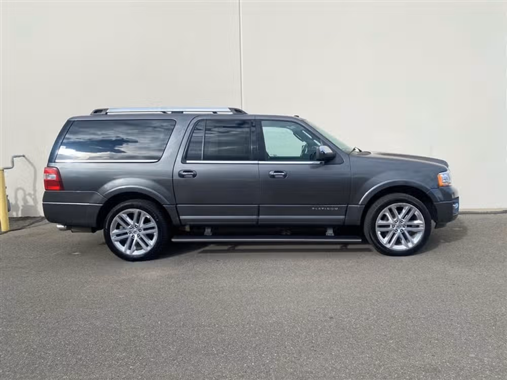 2017 Ford Expedition EL Platinum Image 2