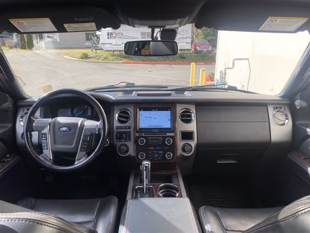 2017 Ford Expedition EL Platinum Image 12