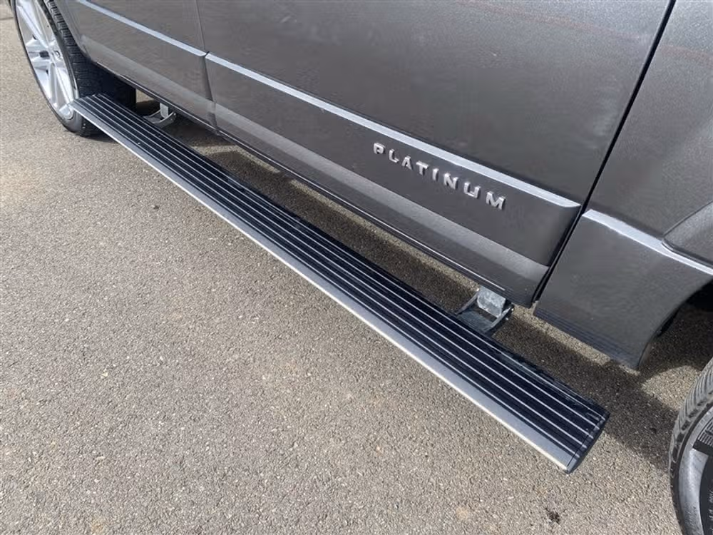 2017 Ford Expedition EL Platinum Image 10