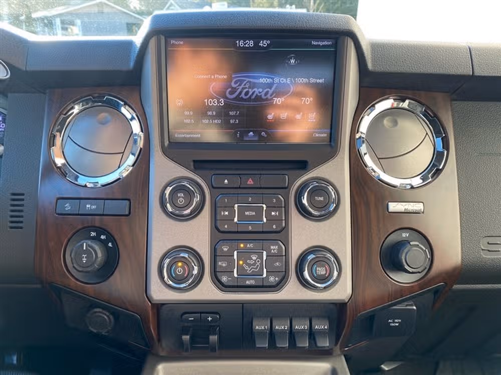2013 Ford F-350 Super Duty LARIAT 4X4 *LONG BED* Crew Cab Image 14