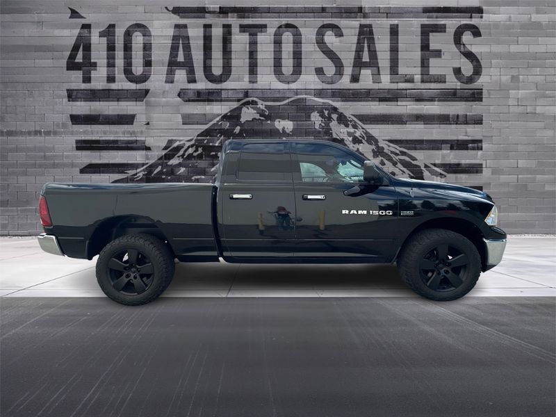 2012 Ram 1500 SLT Quad Cab 4x4 Upper Image 2