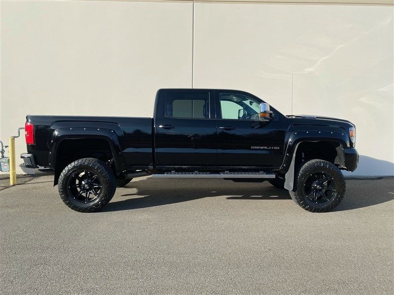 2017 Gmc Sierra 3500 Denali photo 2