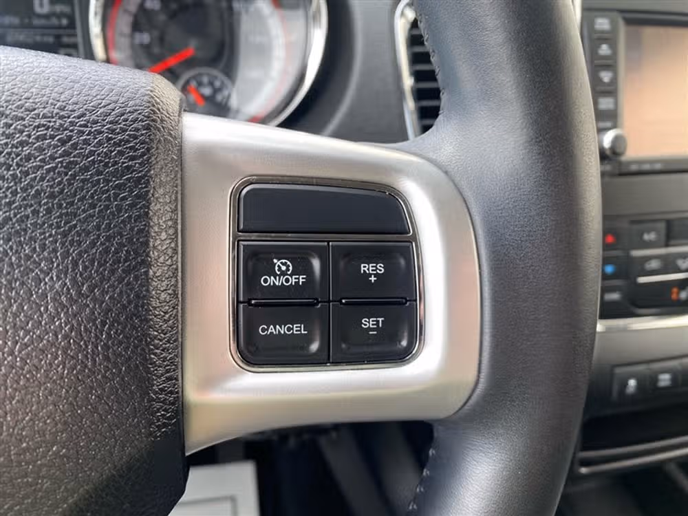 2012 Dodge Durango R/T Image 19