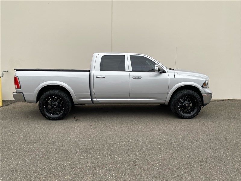 2016 Ram 1500 Laramie Crew Cab Upper Image 2