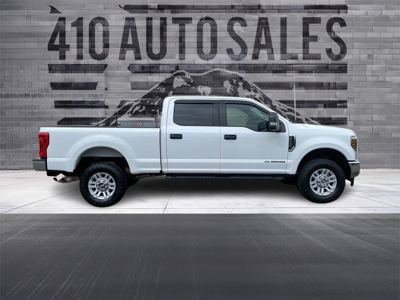 2019 Ford F-250 Super Duty SUPERDUTY XLT 4X4 Crew Cab Upper Image 2