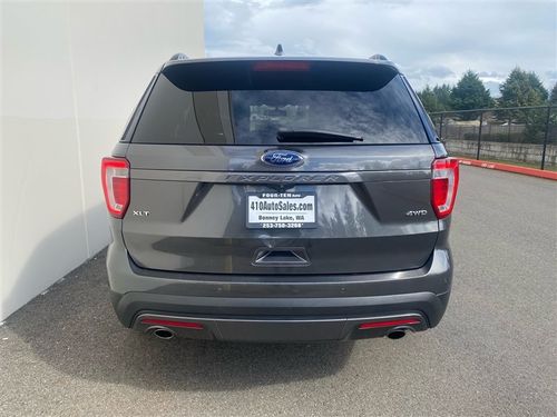 2017 Ford Explorer XLT Lower Image 2
