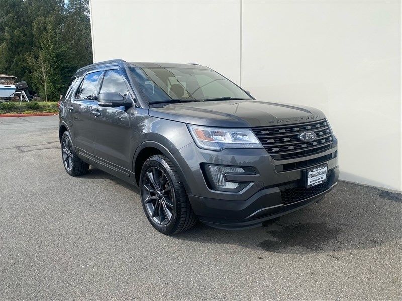 2017 Ford Explorer XLT Upper Image 1