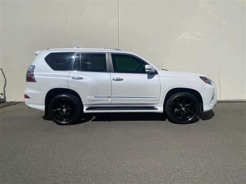 2016 Lexus GX 460 Base photo 2