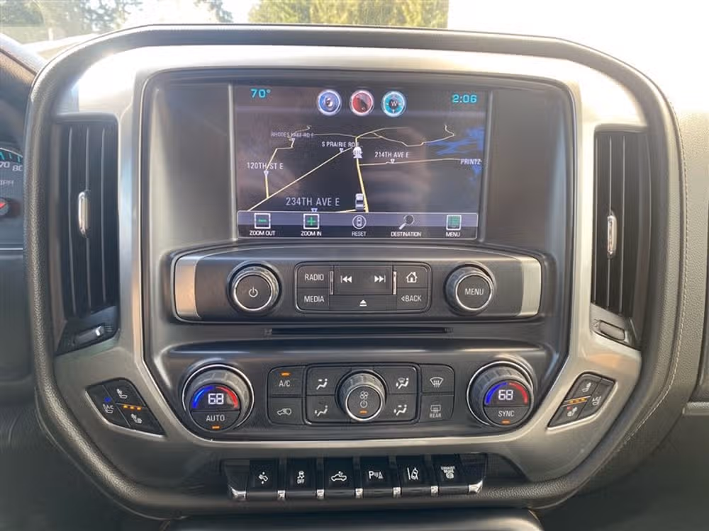 2015 Chevrolet Silverado 3500HD 3500 LTZ DRW ** LIFTED LONG BED ** Crew Cab Image 17