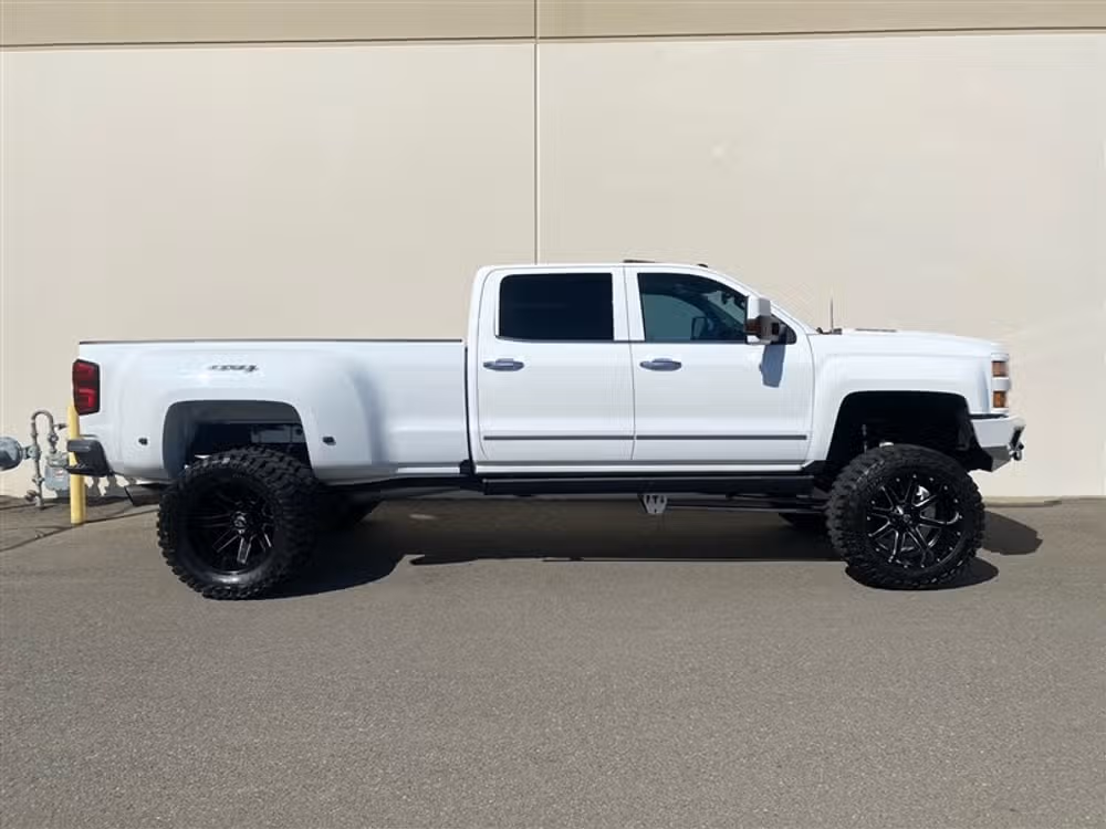2015 Chevrolet Silverado 3500HD 3500 LTZ DRW ** LIFTED LONG BED ** Crew Cab Image 2