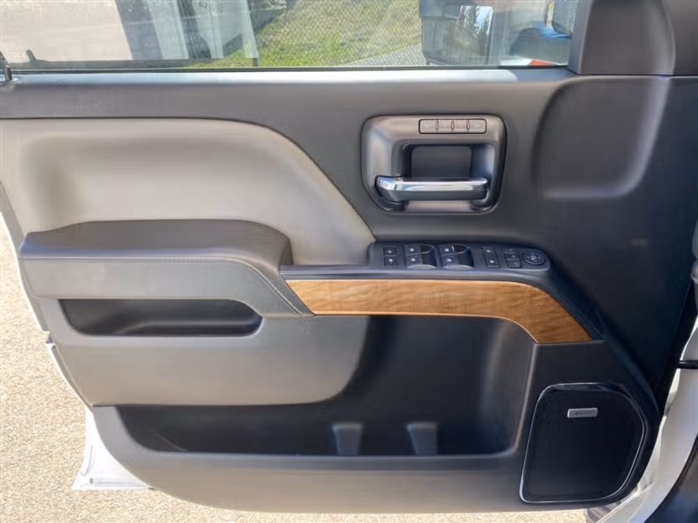 2015 Chevrolet Silverado 3500HD 3500 LTZ DRW ** LIFTED LONG BED ** Crew Cab Image 25