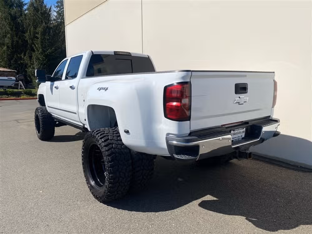 2015 Chevrolet Silverado 3500HD 3500 LTZ DRW ** LIFTED LONG BED ** Crew Cab Image 8