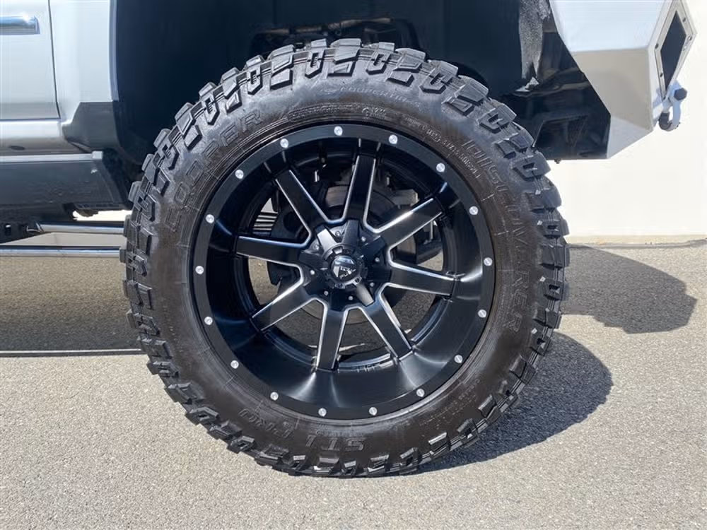 2015 Chevrolet Silverado 3500HD 3500 LTZ DRW ** LIFTED LONG BED ** Crew Cab Image 13
