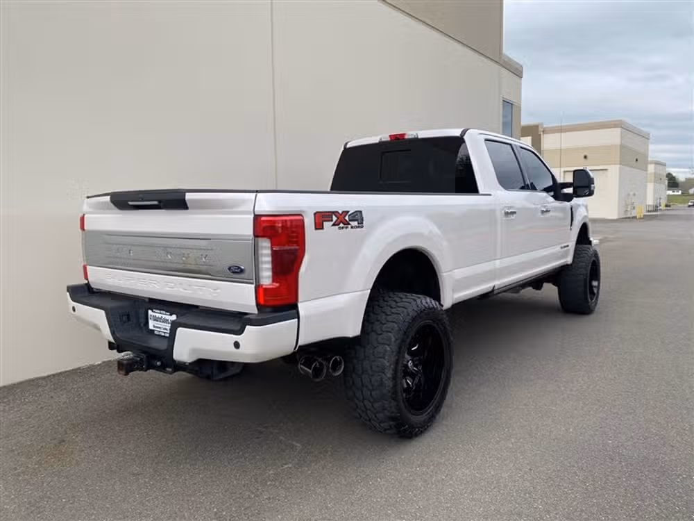 2019 Ford F-350 Super Duty SUPER DUTY PLATINUM *LONG BED* Crew Cab Lower Image 1