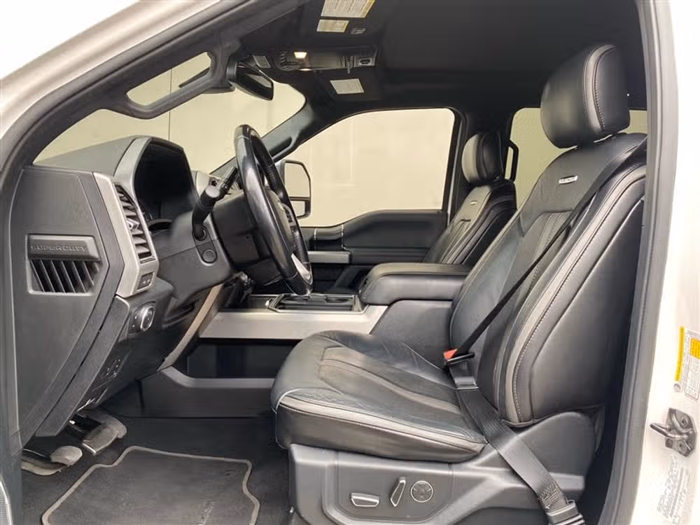 2019 Ford F-350 Super Duty SUPER DUTY PLATINUM *LONG BED* Crew Cab Image 29