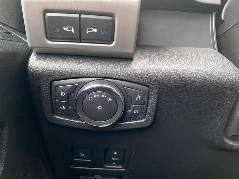 2019 Ford F-350 Super Duty SUPER DUTY PLATINUM *LONG BED* Crew Cab Image 26