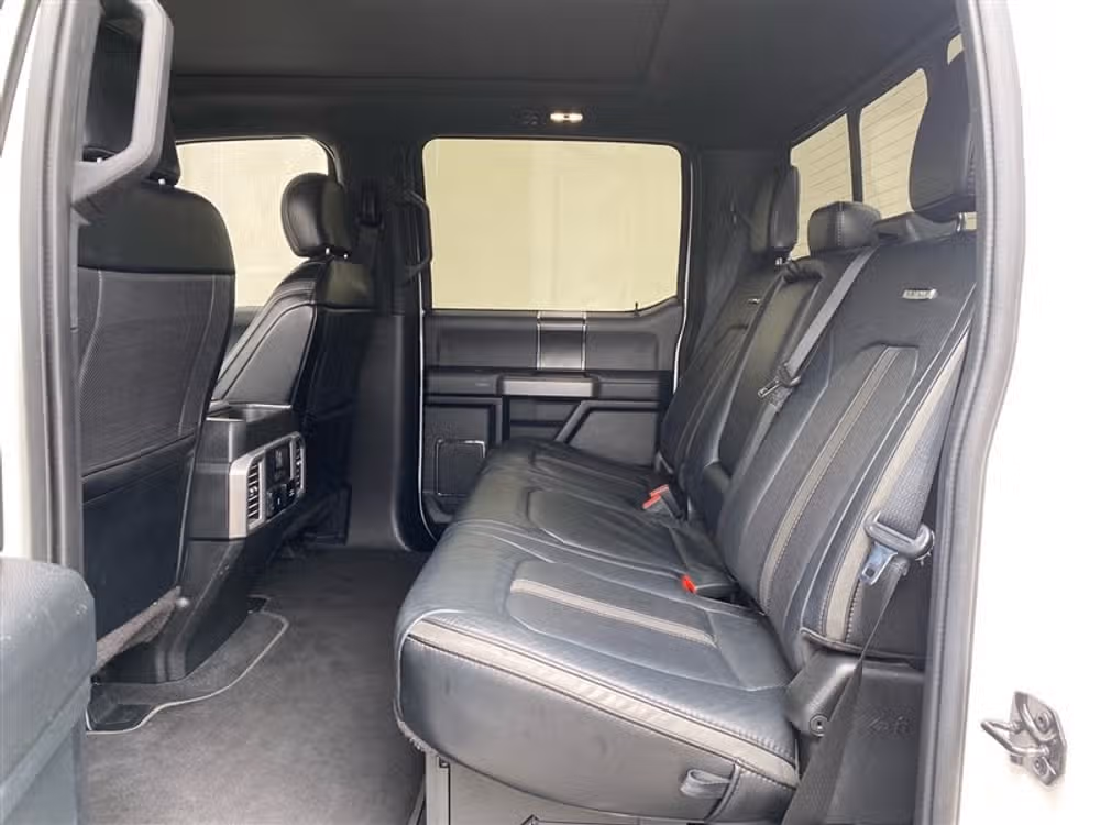 2019 Ford F-350 Super Duty SUPER DUTY PLATINUM *LONG BED* Crew Cab Image 31