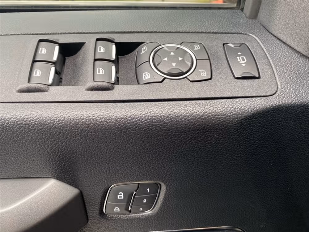 2019 Ford F-350 Super Duty SUPER DUTY PLATINUM *LONG BED* Crew Cab Image 28