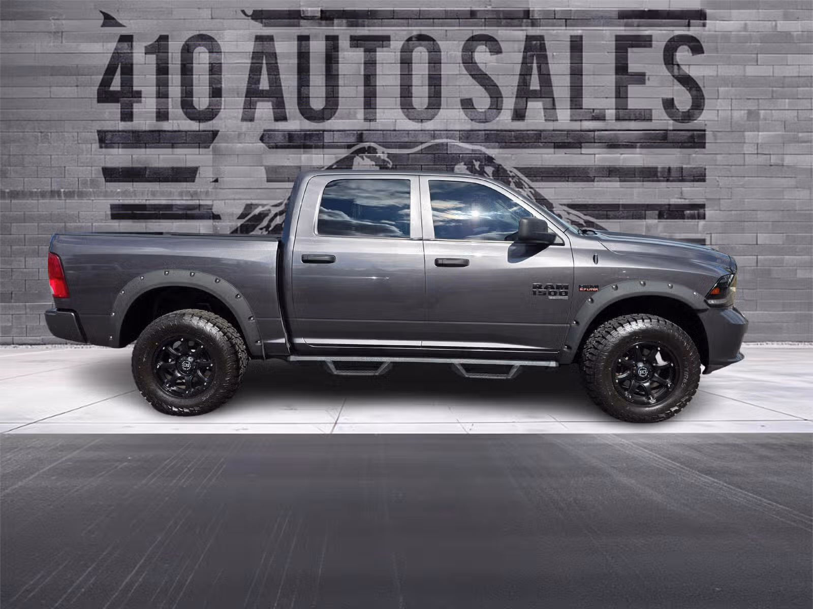 2019 Ram 1500 Tradesman Crew Cab Upper Image 2
