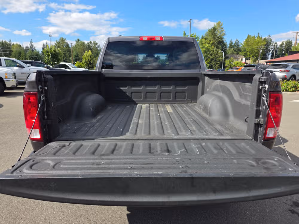 2019 Ram 1500 Tradesman Crew Cab Image 9