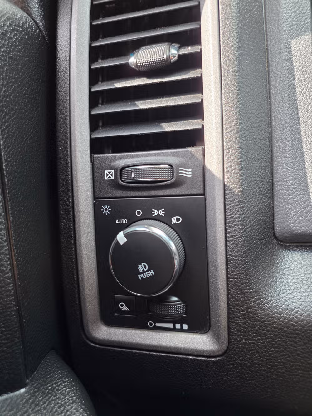 2019 Ram 1500 Tradesman Crew Cab Image 19