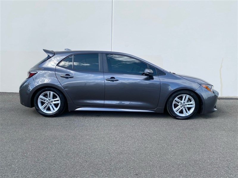 2021 Toyota Corolla Hatchback SE Upper Image 2