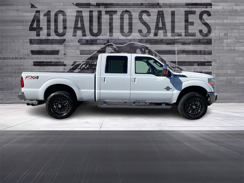 2012 Ford F-250 Super Duty SUPER DUTY LARIAT 4X4 Crew Cab Upper Image 2