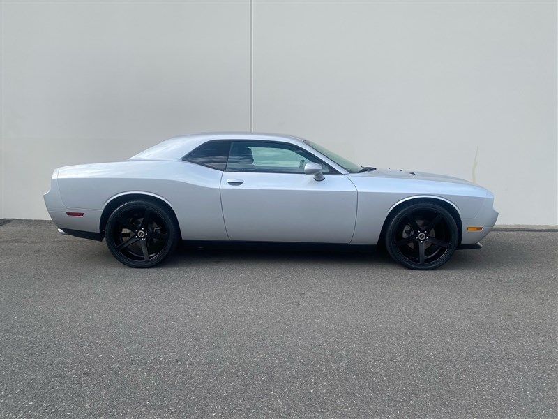 2012 Dodge Challenger SXT Upper Image 2