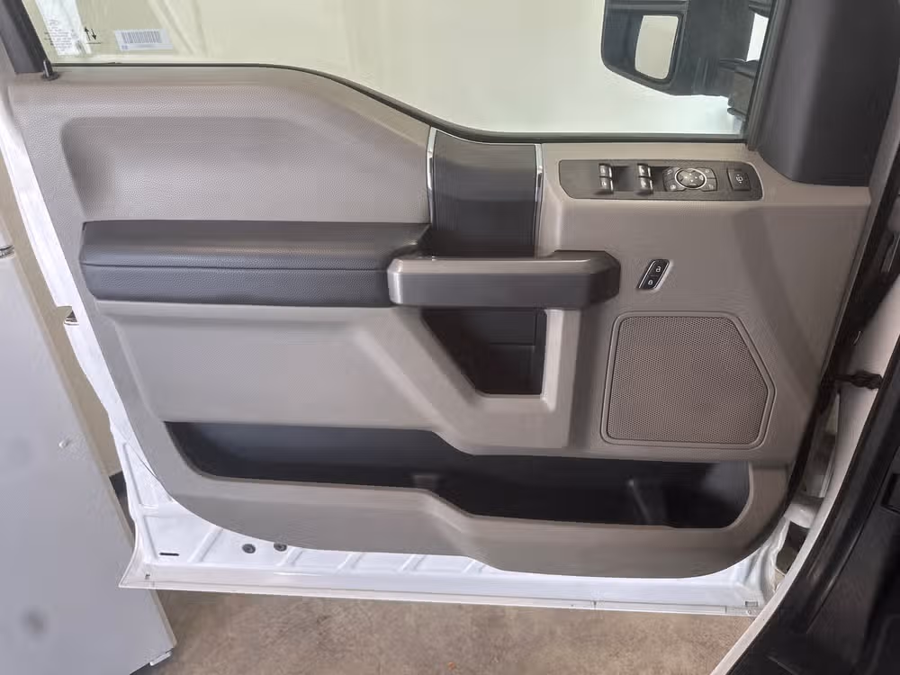 2020 Ford F-350 Super Duty SUPER DUTY XLT 4X4 *LONG BED* Crew Cab Image 19