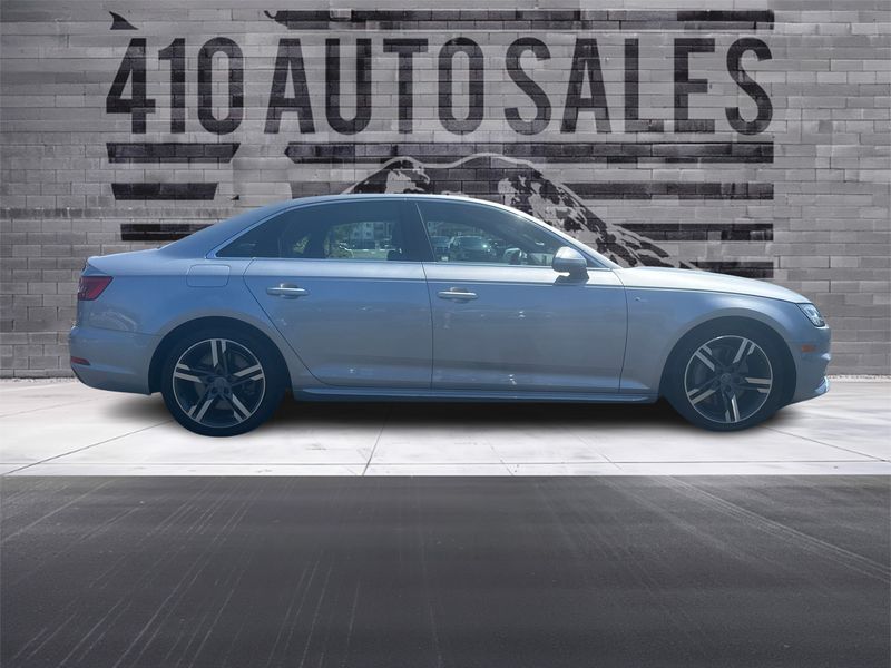 2017 Audi A4 2.0T Quattro Premium Plus photo 2