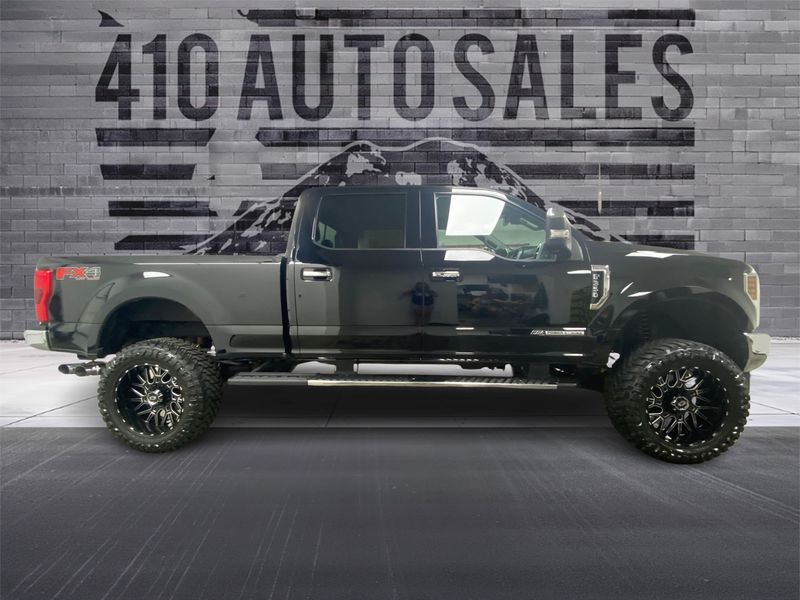 2018 Ford F-350 Super Duty 4X4 *LIFTED* Upper Image 2