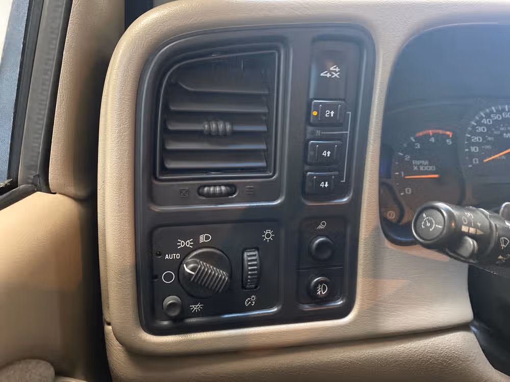 2003 GMC Sierra 2500HD SLT 4X4 *DURAMAX* Image 16