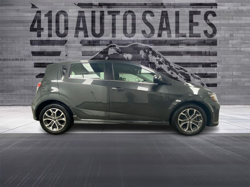 2020 Chevrolet Sonic LT photo 2