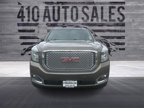 2016 GMC Yukon Denali 4WD Lower Image 3