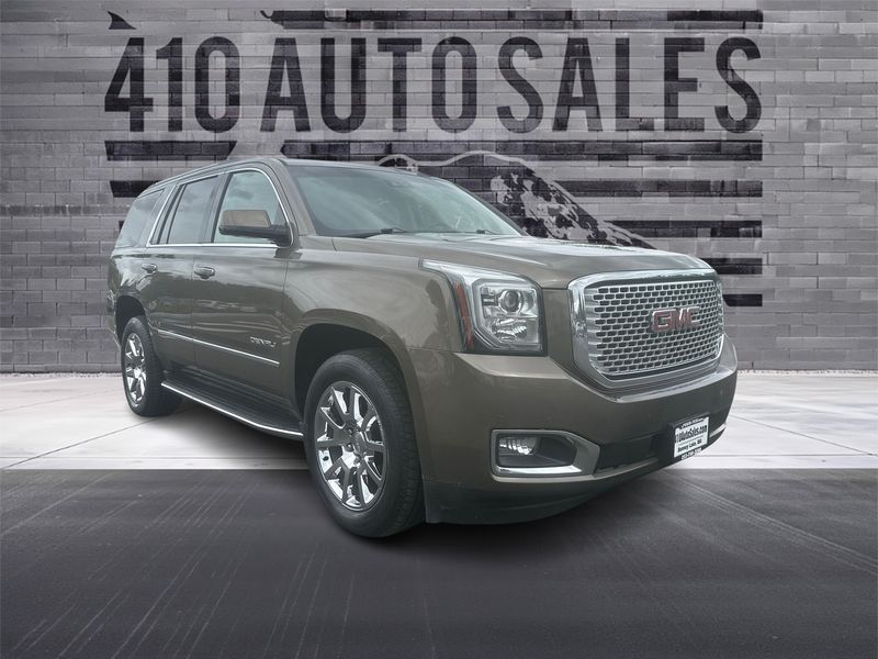 2016 GMC Yukon Denali 4WD Upper Image 1
