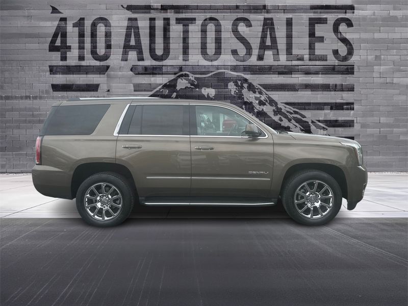 2016 GMC Yukon Denali 4WD Upper Image 2