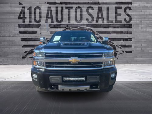 2018 Chevrolet Silverado 3500HD K3500 HIGH COUNTRY Crew Cab Lower Image 3