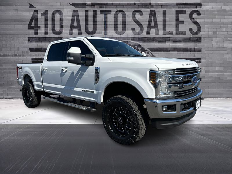 2018 Ford F-250 Super Duty LARIAT 4X4 Upper Image 1