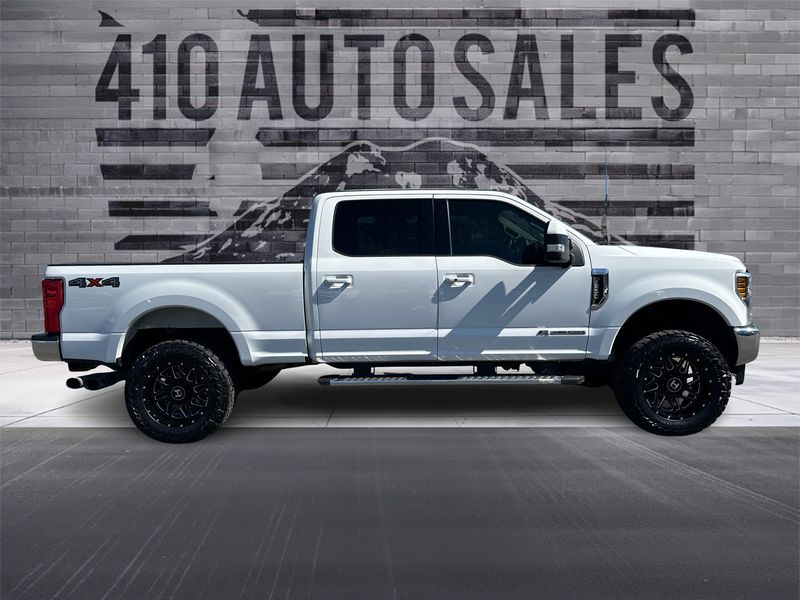 2018 Ford F-250 Lariat photo 2