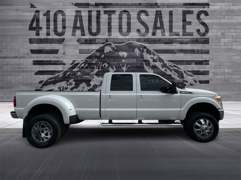 2016 Ford F-350 Lariat photo 2