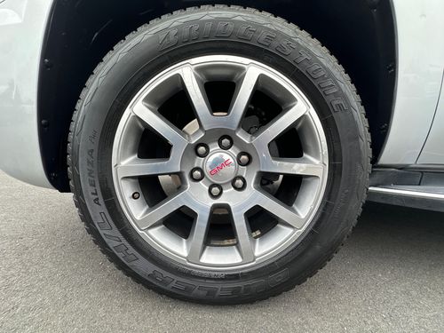 2013 GMC YUKON XL SLT Lower Image 3